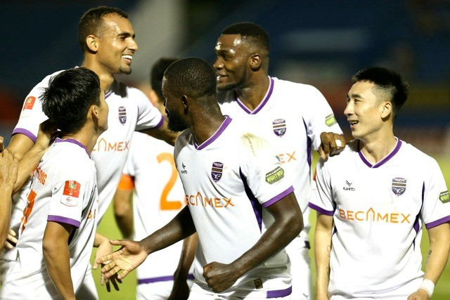 Bình Dương thi đấu thăng hoa tại V.League 2023-2024. Bình Dương thi đấu thăng hoa tại V.League 2023-2024.