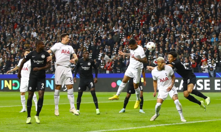Tottenham hoà thất vọng trước Eintracht Frankfurt.