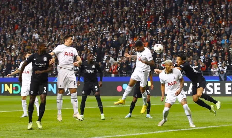 Tottenham hoà thất vọng trước Eintracht Frankfurt.