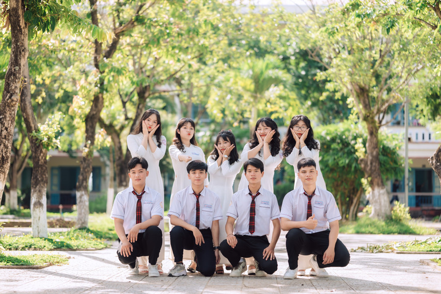 Tiếng Anh là môn học mà Nhật Hoàng yêu thích nhất. Tiếng Anh là môn học mà Nhật Hoàng yêu thích nhất.