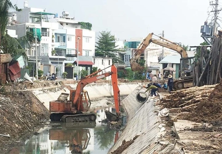 Dự án nạo vét, kiên cô hóa rạch Tầm Vu, Quận 12 - một dự án của Ban Quản lý dự án đầu tư xây dựng khu vực Quận 12.