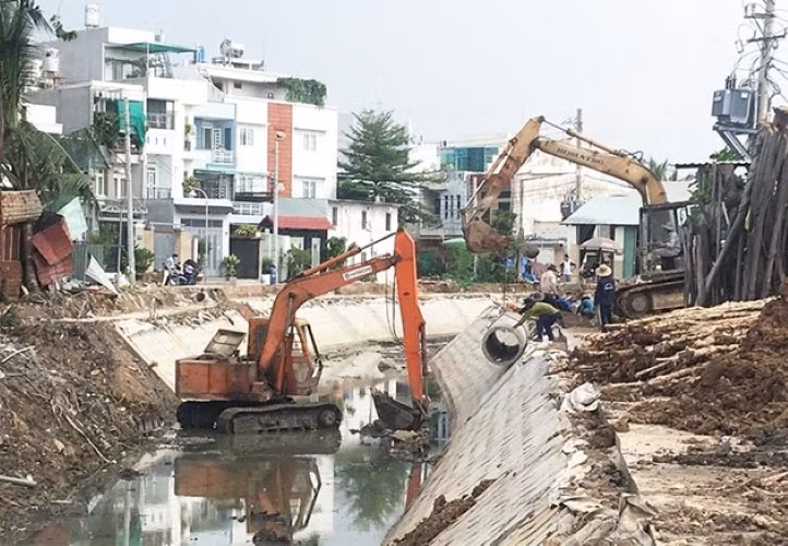 Dự án nạo vét, kiên cô hóa rạch Tầm Vu, Quận 12 - một dự án của Ban Quản lý dự án đầu tư xây dựng khu vực Quận 12.