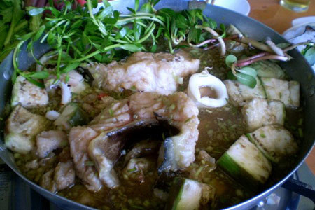 Dừa nước nấu canh cá được nhiều người dân miền Tây ưa thích. Dừa nước nấu canh cá được nhiều người dân miền Tây ưa thích.