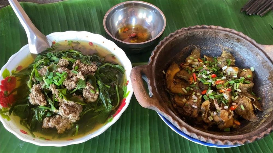 Rau dệu nấu canh cua đồng. Nguồn 2sao. Rau dệu nấu canh cua đồng. Nguồn 2sao.