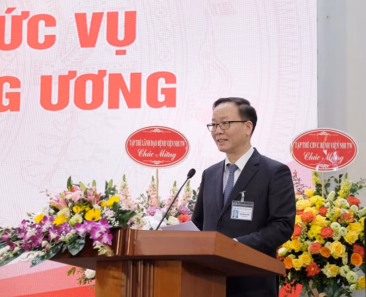 PGS.TS.Trần Minh Điển, tân Giám đốc Bệnh viện phát biểu nhận nhiệm vụ tại buổi Lễ. Nguồn: Bộ Y tế.