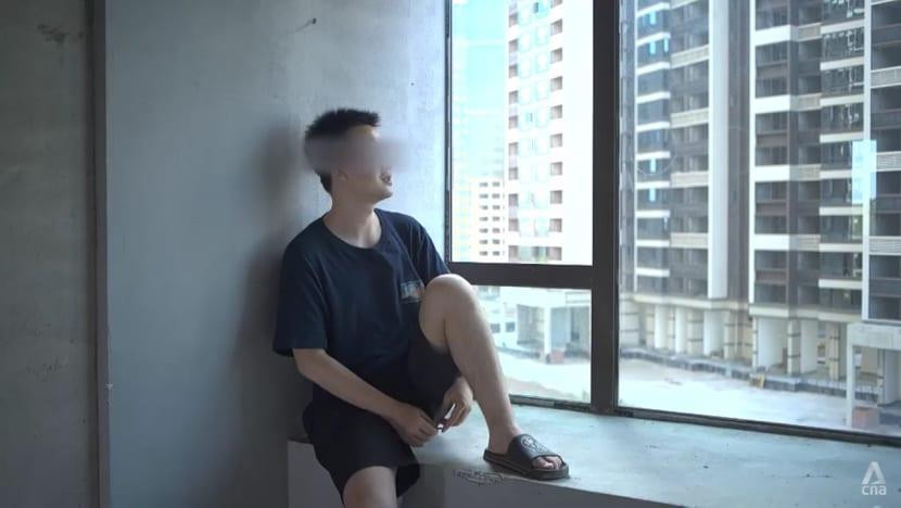 Li (34 tuổi) tuyệt vọng vì mất tương lai làm cha, làm chồng trong căn hộ mua trước chưa hoàn thành. Li (34 tuổi) tuyệt vọng vì mất tương lai làm cha, làm chồng trong căn hộ mua trước chưa hoàn thành.