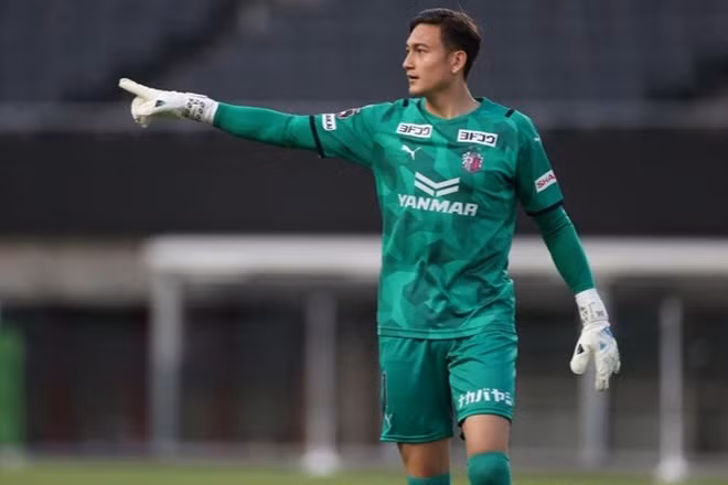 Văn Lâm trở thành cầu thủ Việt Nam đầu tiên góp mặt ở vòng đấu loại trực tiếp AFC Champions League.