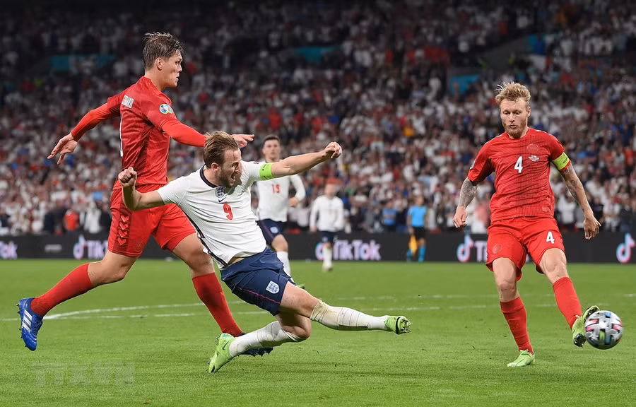 Trận bán kết EURO 2020 giữa Tam Sư và Đan Mạch lập kỷ lục về số lượng người xem truyền hình ở Anh.