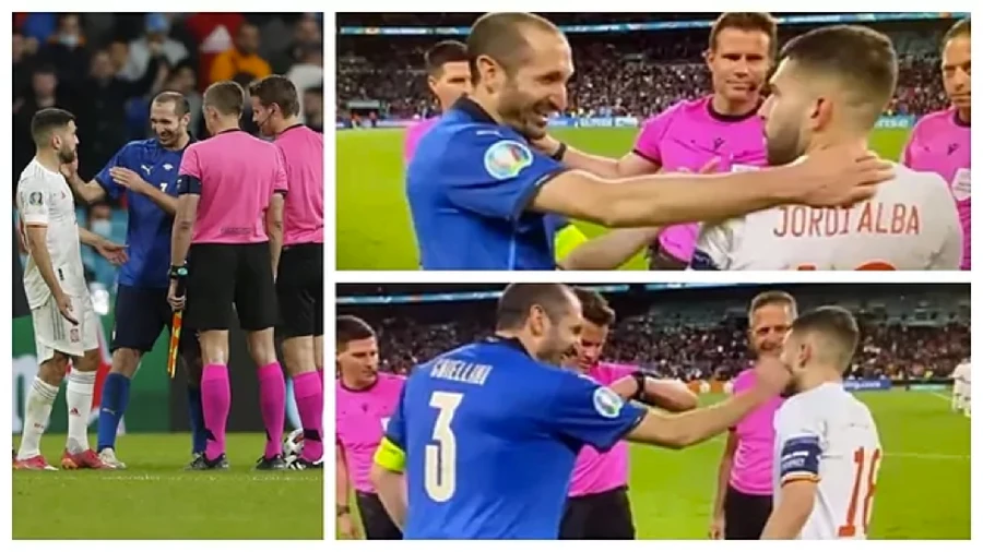 Giorgio Chiellini (áo xanh) và Jordi Alba trước loạt sút luân lưu ở trận bán kết Euro 2020.