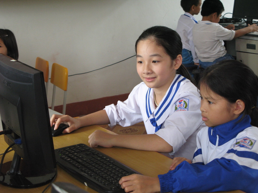 Tăng cường các hoạt động học Tin học cho HS Tiểu học.