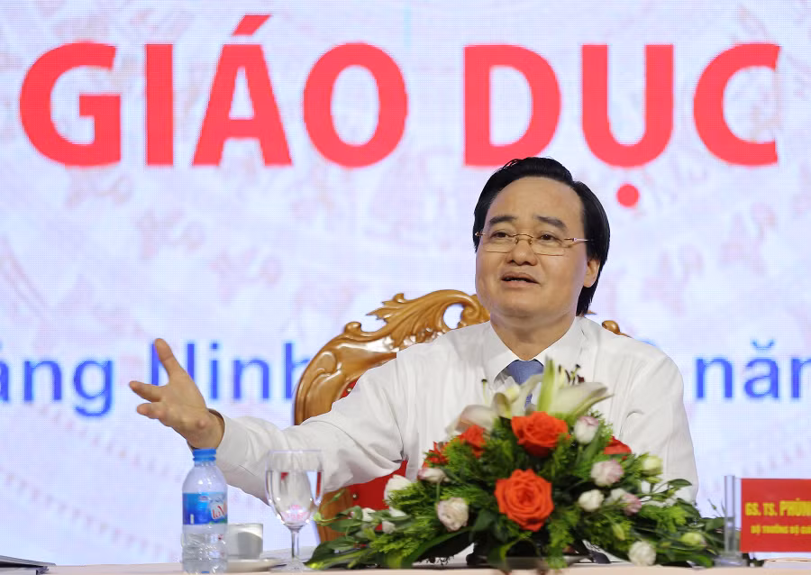 Bộ Trưởng Bộ GD&ĐT Phùng Xuân Nhạ phát biểu chỉ đạo hội nghị. Ảnh: Xuân Phú