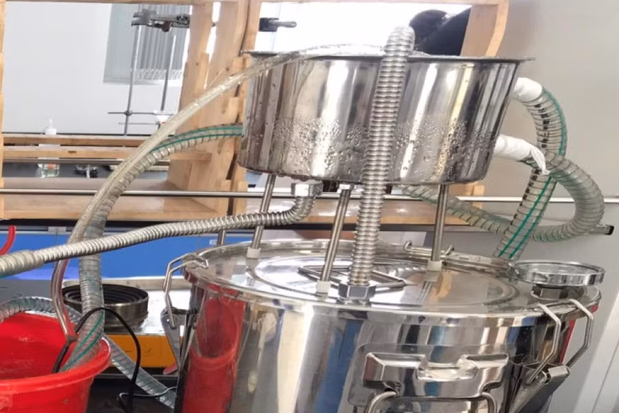 Nhóm sinh viên thành công dùng hạt mít lên men thành rượu ảnh 1