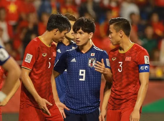 Minamino chỉ là ngôi sao đắt giá thứ 3 của Nhật Bản.