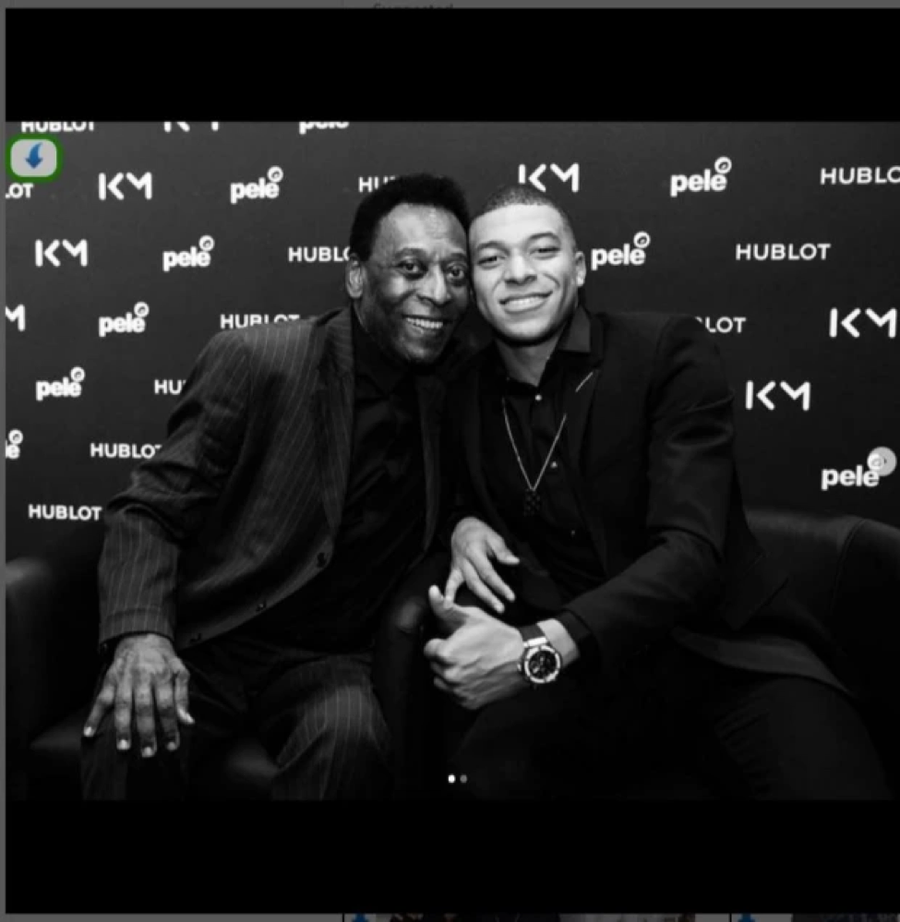 Kylian Mbappe bày tỏ sự kính trọng sau cái chết của Pele.