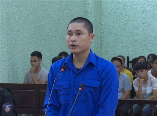 Bị cáo Phùng Văn Giáp tại phiên tòa.