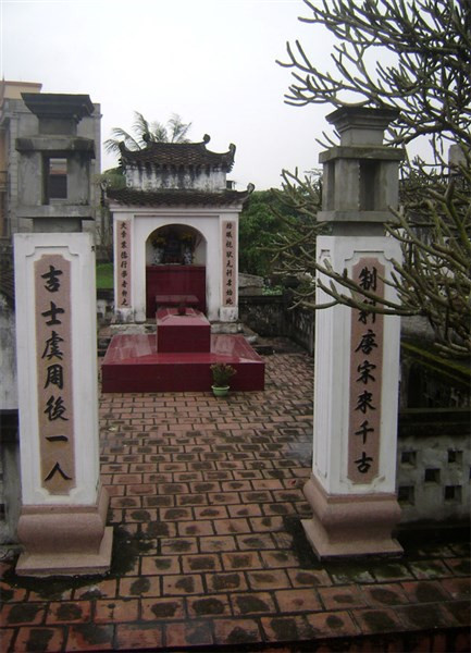 Mộ phần Bảng nhãn Vũ Duy Thanh tại Ninh Bình. Mộ phần Bảng nhãn Vũ Duy Thanh tại Ninh Bình.