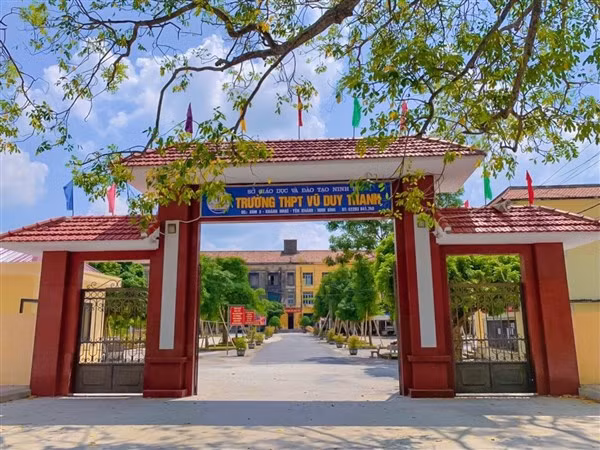 Ngôi trường mang tên Bảng nhãn Vũ Duy Thanh tại quê hương Yên Khánh.