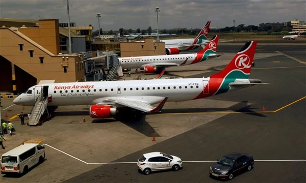 Những chiếc máy bay của hãng Kenya Airways đang đậu tại phi trường quốc tế Jomo Kenyatta International ở Nairobi.