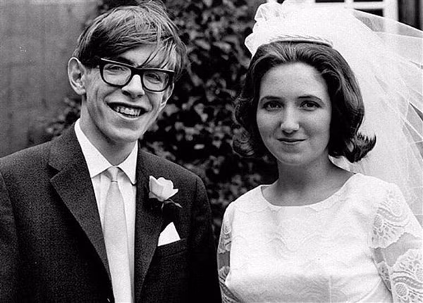 Stephen và Jane Hawking trong ngày cưới (năm 1965).