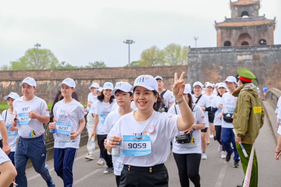 Bên cạnh đó còn có nội dung thi đấu mở rộng dành cho học sinh tiểu học, học sinh THCS lớp 6, lớp 7 và gia đình; dành cho thầy cô và học sinh THCS lớp 6, lớp 7 thi đấu ở cự ly 1km. Bên cạnh đó còn có nội dung thi đấu mở rộng dành cho học sinh tiểu học, học sinh THCS lớp 6, lớp 7 và gia đình; dành cho thầy cô và học sinh THCS lớp 6, lớp 7 thi đấu ở cự ly 1km.