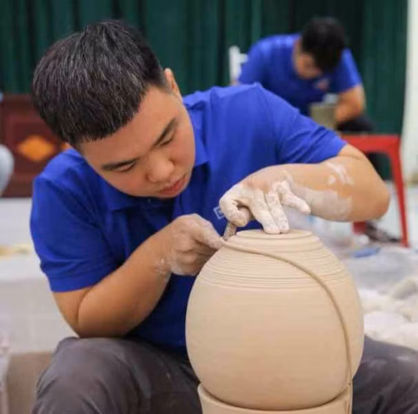 Nghệ nhân Nguyễn Tuấn Minh là 1 trong 10 gương mặt trẻ Thủ đô tiêu biểu.