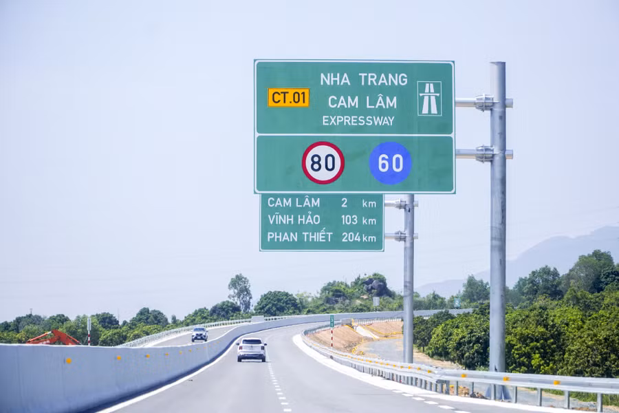Cao tốc Nha Trang - Cam Lâm áp dụng thu phí không dừng từ 26/4.