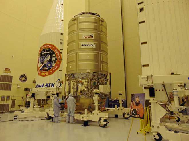 NASA sắp thử nghiệm tạo ra đám cháy lớn trong tàu vũ trụ