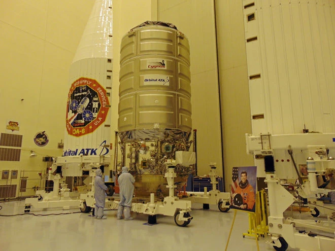 NASA sắp thử nghiệm tạo ra đám cháy lớn trong tàu vũ trụ