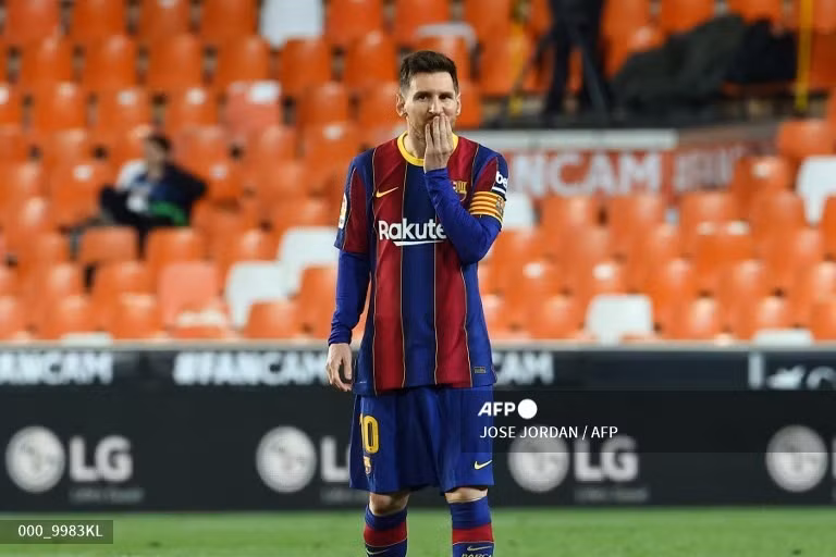 Messi ghi 6 bàn quyết định chiến thắng cho Barca.