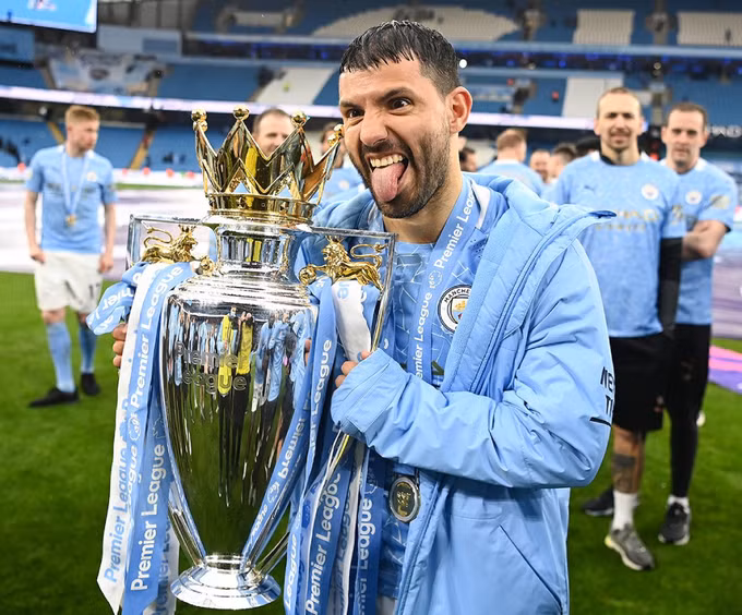 Sau 10 năm cống hiến, Aguero giành 5 chức vô địch Ngoại hạng Anh cùng Man City.