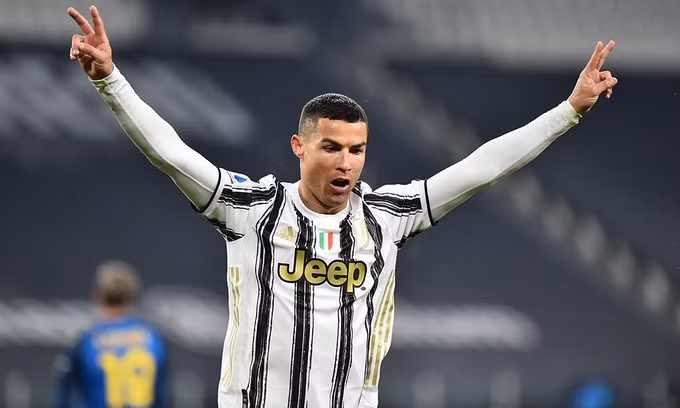 Ronaldo ghi 10 bàn đem về chiến thắng cho Juventus.