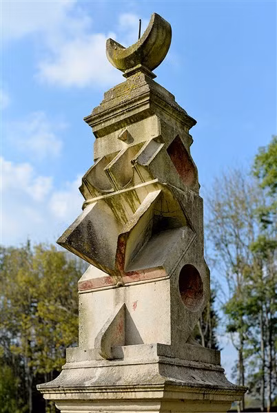 Đồng hồ Mặt trời tại Groirie, Yvre-l"Eveque, Pháp.