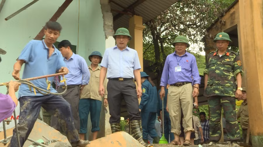 Khảo sát sạt lở tại trường PTDTBT TH Mậu Duệ A
