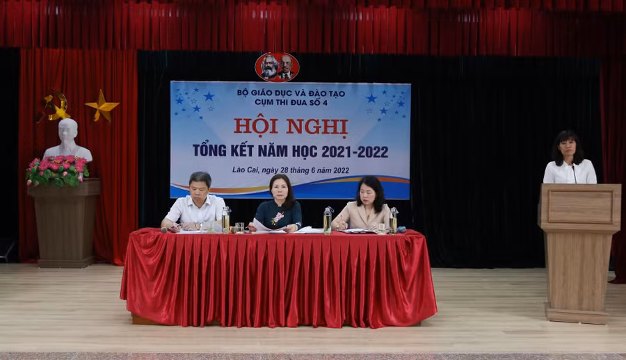 Hội nghị tổng kết Cụm thi đau số 4 được các đại biểu thảo luận, trao đổi tháo gỡ nhiều vấn đề giáo dục.