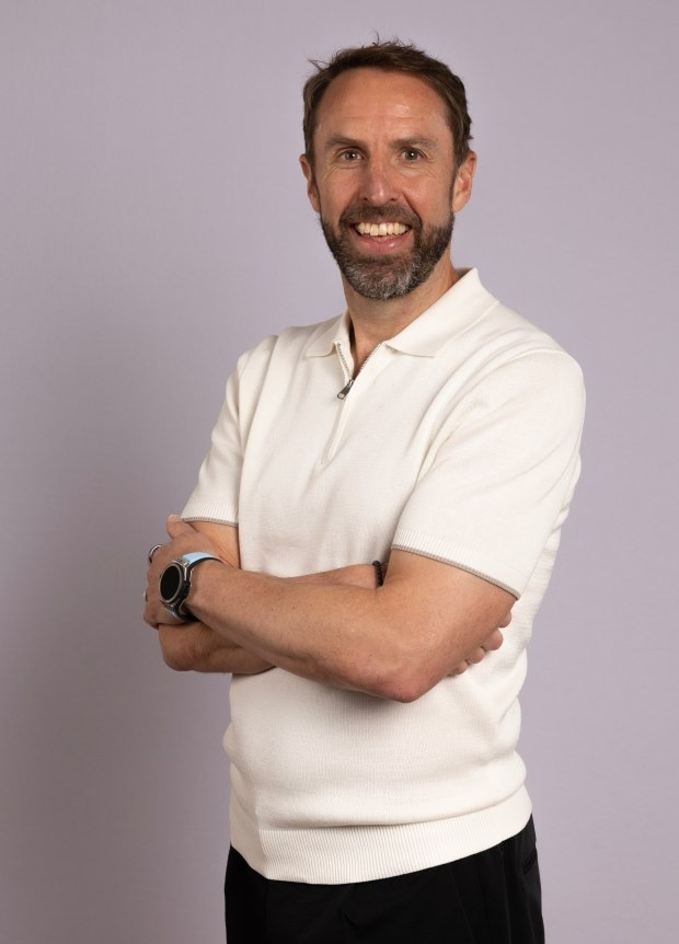 Nếu giúp Anh vô địch, HLV Gareth Southgate sẽ nhận được khoản thưởng 4 triệu Bảng. Nếu giúp Anh vô địch, HLV Gareth Southgate sẽ nhận được khoản thưởng 4 triệu Bảng.