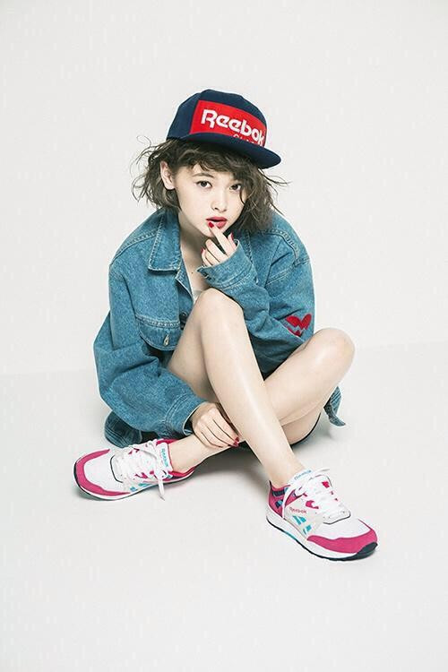 Tina từng đạt giải Miss iD Grand Prix năm 2013 tại Nhật. Từ đó, sự nghiệp mẫu ảnh của cô không ngừng phát triển. Tina đạt giải Miss iD Grand Prix năm 2013 tại Nhật. Từ đó, sự nghiệp mẫu ảnh của cô thăng hoa. 9X xinh đẹp trở nên “hot” hơn bao giờ hết.