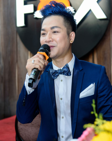 Quang Lê đến mừng Quách Tuấn Du ra mắt MV bolero dance - Ảnh 2 Quang Le den mung Quach Tuan Du ra mat MV bolero dance - Anh 2