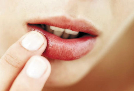 Màu sắc đôi môi cảnh báo những loại bệnh bạn đang mắc phải - Ảnh 3 Mau sac doi moi canh bao nhung loai benh ban dang mac phai - Anh 3