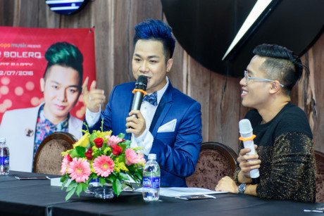 Quang Lê đến mừng Quách Tuấn Du ra mắt MV bolero dance - Ảnh 3 Quang Le den mung Quach Tuan Du ra mat MV bolero dance - Anh 3
