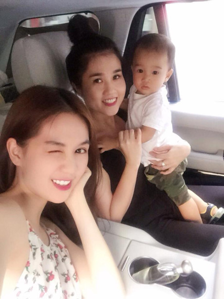 Chị gái Ngọc Trinh: Gái 2 con trông mòn con mắt - Ảnh 6 Chi gai Ngoc Trinh: Gai 2 con trong mon con mat - Anh 6