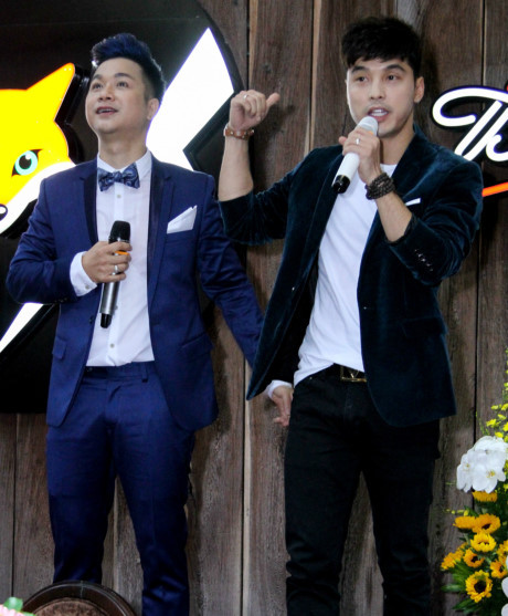 Quang Lê đến mừng Quách Tuấn Du ra mắt MV bolero dance - Ảnh 6 Quang Le den mung Quach Tuan Du ra mat MV bolero dance - Anh 6