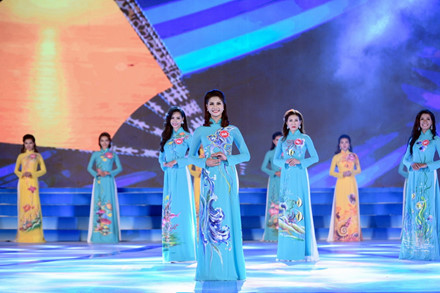 Sân khấu đêm chung kết Hoa hậu Biển Việt Nam.