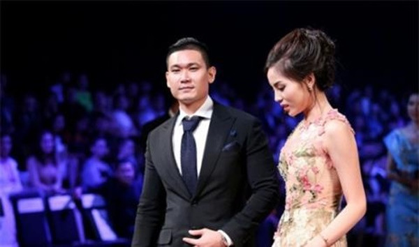Người chi 150 triệu để mua váy của Kỳ Duyên là bạn trai bí mật? - Ảnh 3 Người chi 150 triệu để mua váy của Kỳ Duyên là bạn trai bí mật? - Ảnh 3