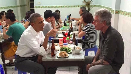 Vì sao Tổng thống Obama chọn uống bia chai Hà Nội cùng bún chả?