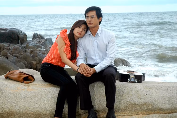 Thế Thành và bà xã Thúy Diễm chính thức se duyên sau phim Cuộc chiến hoa hồng. Ảnh: Đoàn phim cung cấp