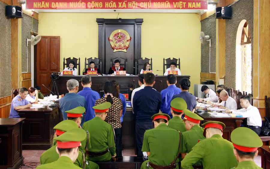 Toàn cảnh phiên tòa ngày 15/10