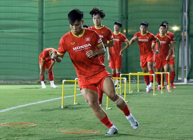 Văn Thanh đã trở lại tập luyện cùng đồng đội trên đất UAE.