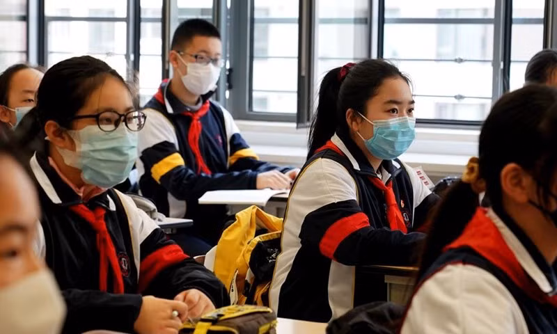 Tiếng Anh là môn học bắt buộc trong chương trình phổ thông Trung Quốc.