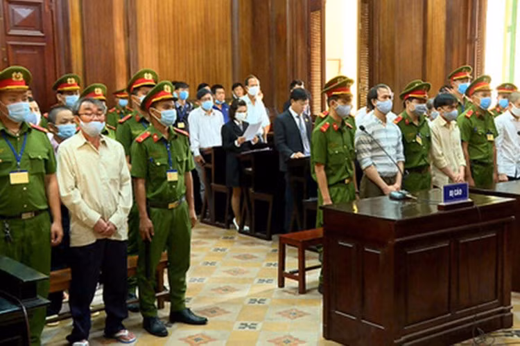 Quang cảnh phiên tòa. Ảnh: NY.