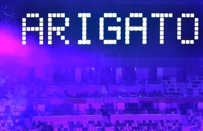 Lễ bế mạc kết thúc và dòng chữ mang thông điệp Cảm ơn bằng tiếng Nhật.